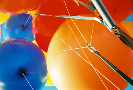 Ninomi-R4-15 Balloons Above.jpg (31935 bytes)