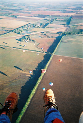 Flight 04.jpg (32364 bytes)