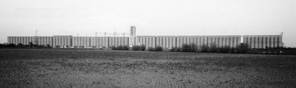 Wichita Elevator BW.jpg (23493 bytes)